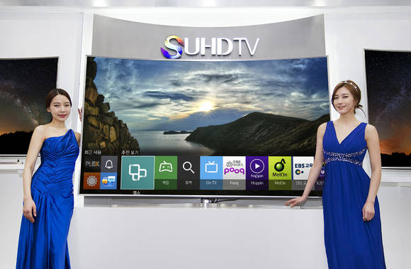 멀티미디어 기술대상을 수상한 2015년형 타이젠 TV(사진 제공: 삼성전자)