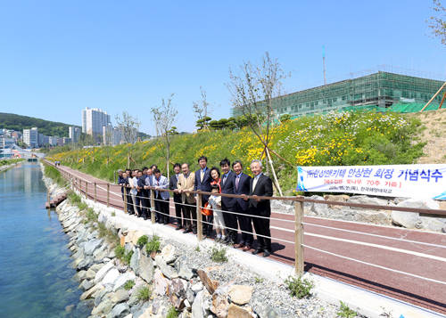 (사진제공=한국해양대) 개교 70주년 기념식수