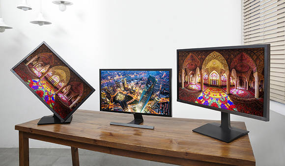 삼성전자가 초고화질 해상도를 지원하는 2015년형 UHD 모니터 UE590(모델명 : U28E590D) , UE850(모델명 : U28E850R, U32E850R) 3 종을 국내 시장에 10일 출시했다(사진 제공: 삼성전자)