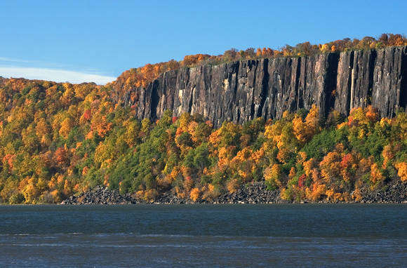 허드슨강 건너편에서 바라본 팰리세이즈 절벽(사진: 프로텍트 더 팰리세이즈)