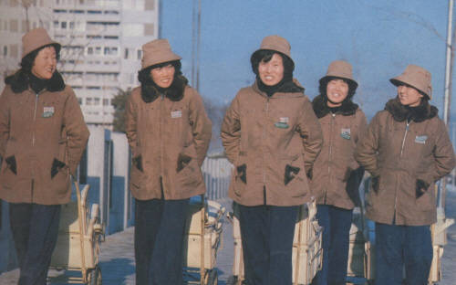 1980년대 야쿠르트 아줌마의 모습. (사진제공=한국야쿠르트)