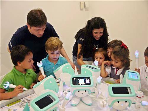 SK텔레콤의 스마트로봇(사진: 연합뉴스)