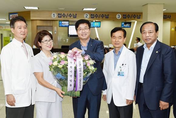 의료진들의 희생정신이 메르스 조기 종식에 큰 힘이 되었다.(사진=수원시)