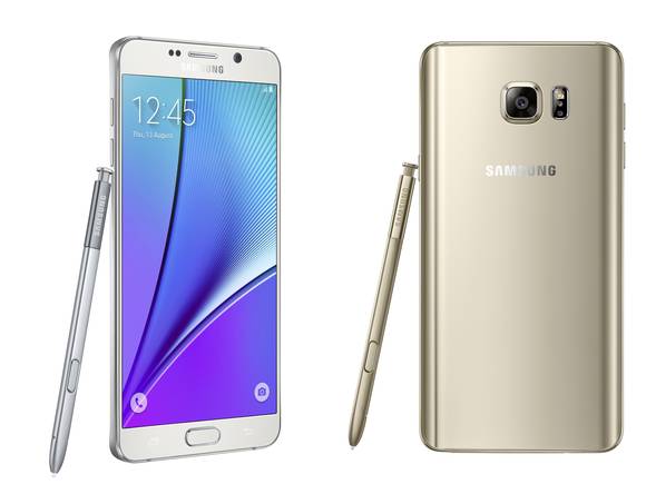 새로운 S펜이 적용된 ‘갤럭시 노트5’.(사진제공=삼성전자)