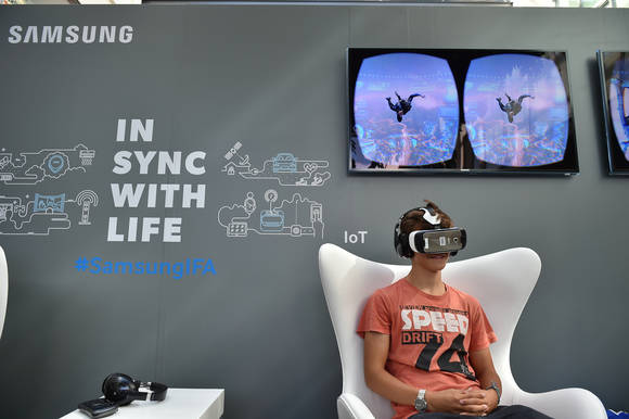 베를린의 대표 쇼핑몰인 ‘불러바드(Boulevard)’의 VR 체험관. (사진제공=삼성전자)