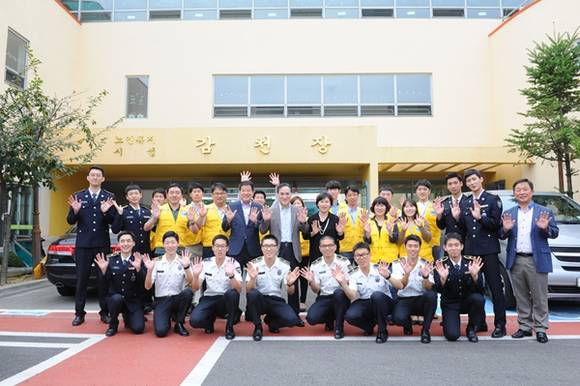 복지시설 방문(사진=경기경찰청)