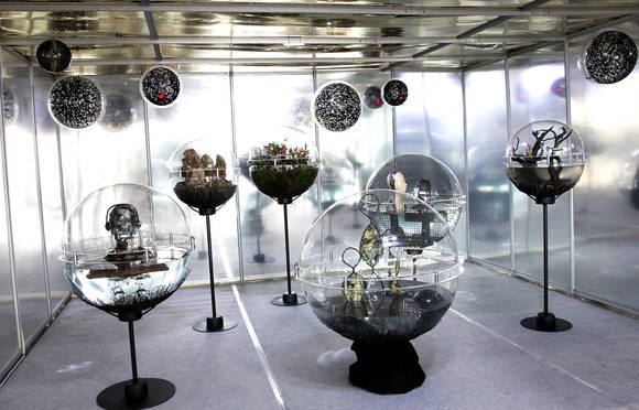 효성의 탄소섬유인 ‘탄섬’으로 만들어진 ‘나의 행성, 나의 우주(My planet, My Universe)’ 작품이 6~8일 전라북도청에서 개최된 제 10회 국제탄소페스티벌에서 전시되고 있다. (사진제공=효성)