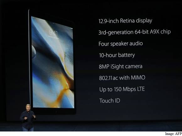 ‘아이패드 프로’의 사양을 소개하는 애플의 필 쉴러 마케팅 부문 부사장. (사진=애플)