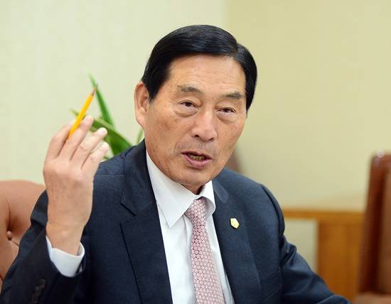 제6대 파주시의회 박재진 의장, 파주시의회가 청렴도 평가 전국 1위를 달성했다.(사진= 파주시의회)