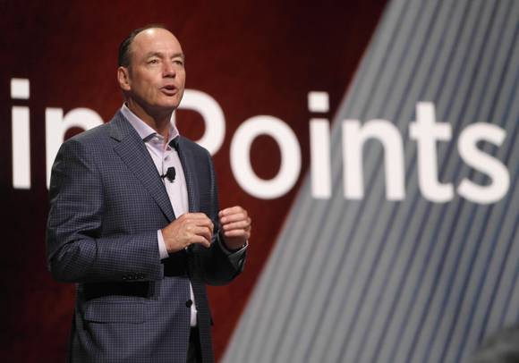 삼성전자 미국법인 팀 백스터 부사장이 CES 2016 프레스 컨퍼런스에서 발표하고 있다. (사진제공=삼성전자)