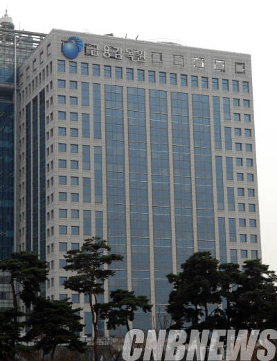 보험사가 고객을 대상으로 한 무분별한 소송 남발에 금융감독원이 제동을 걸 예정으로 추이가 주목되고 있다. (사진자료=CNB포토뱅크)