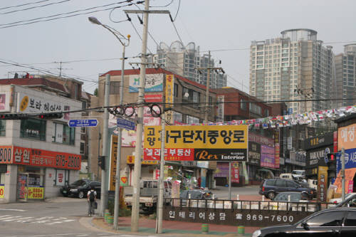 고양시 일산동구 식사동에 위치한 고양가구단지 거리 입구