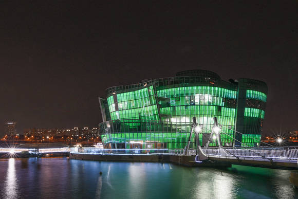 ‘성 패트릭 데이’를 기념해 녹색 조명으로 꾸민 세빛섬. (사진제공=효성)