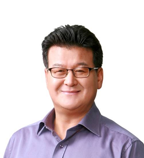 파주시의회 안명규 의원이 경기도 시군의회 우수의원으로 선정돼 우수의원상을 수상했다(사진= 파주시의회)