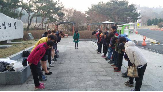 호남고속도로 순천(순천방향)휴게소가 지난 29일 고객서비스 강화를 위해 외부전문가를 초청, 전 직원을 대상으로 서비스교육을 하고 있다.(사진=순천휴게소)