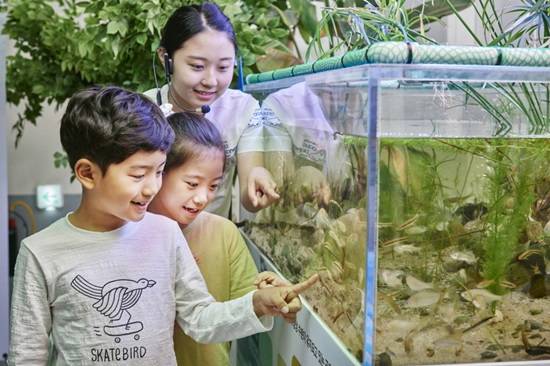 한화아쿠아플라넷 일산이 초등생 대상으로 서대문자연사박물관과 함께하는 생물과학교육 프로그램을 진행한다.(사진= 한화호텔앤드리조트)