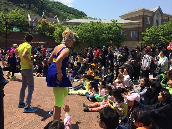 경기영어마을 파주캠프 어린이날 축제 장면(사진= 경기영어마을)