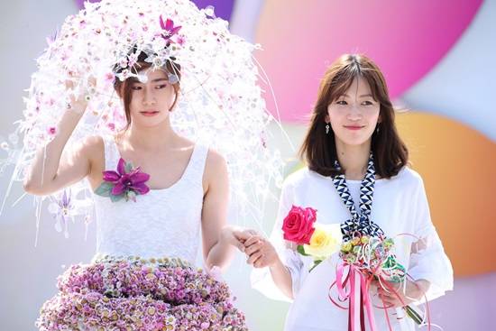 2016고양국제꽃박람회에서 개최된 바디플라워쇼 패션쇼 장면(사진= 고양국제꽃박람회)