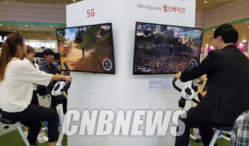 KT 전시관의 ‘헬스바이크’ 체험 코너. (사진=정의식 기자)