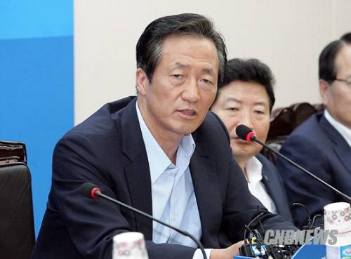 현대중공업 노조가 정몽준 아산재단 이사장의 사재출현을 요구하고 나선 가운데 정 이사장 측은 침묵으로 일관하고 있다. 사진은 지난 2011년 8월 당시 한나라당 최고연석회의 모습. (사진=CNB포토뱅크)