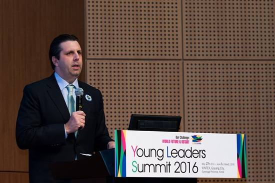 마크 리퍼트 주한미국대사가 연설하고 있다.(사진= 국제로타리)