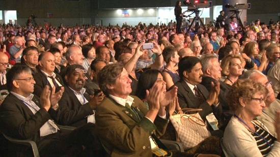 2016국제로타리세계대회 2차 본회의에 참석한 160개국 5만 여명의 외국 대표자들의 모습(사진= 고양시)