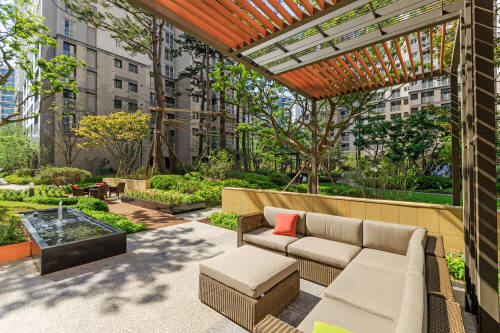 래미안 신반포팰리스에 적용된 '래미안 카드스타일' 동별 정원.(사진=삼성물산)