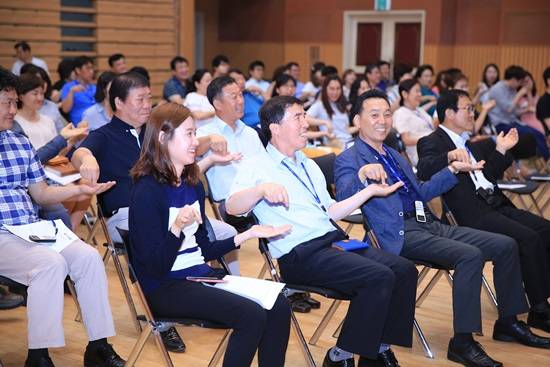 일산동구청이 민원에 지친 공무원들에게 긍정 동기 부여 프로그램 등 소양교육을 실시하고 있다.(사진= 일산동구청)