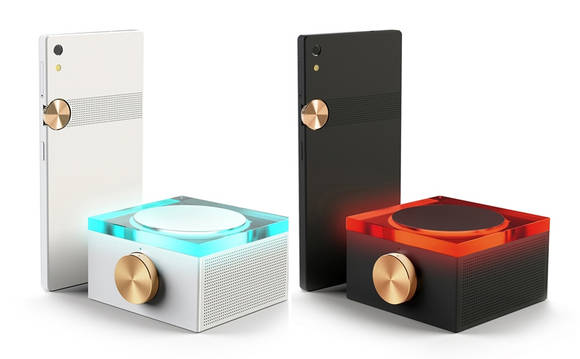 독특한 ‘휠 키’와 외장 스피커 ‘Stone’을 제공하는 팬택 ‘스카이 IM-100’. (사진제공=팬택)