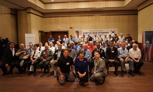 효성이 24일(현지시각) 앨라배마주 헌츠빌에 위치한 병참본부에서 6·25 참전용사와 참전용사 가족에 대한 기념 행사를 진행했다. (사진제공=효성)