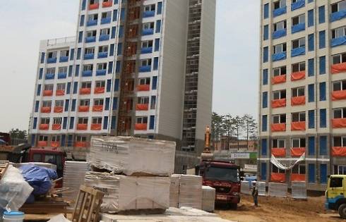 건설현장에서 사용되는 철강재의 원산지 표기를 의무화하는 법안을 놓고 철강업계와 건설업계가 충돌하고 있다. (사진=연합뉴스)