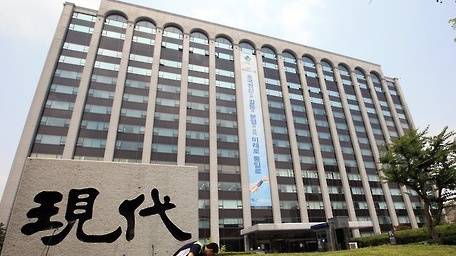 현재 하이투자증권의 시장가는 5000~6000억원 정도이다. 1조1000억원 이상의 금액을 투자한 현대중공업의 입장에선 지금 팔면 투자금에 절반도 받지 못하게 된다. 사진은 현대중공업 계동 사옥. (사진=연합뉴스)