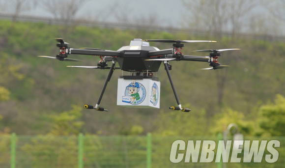 현대로지스틱스는 드론을 이용한 택배서비스 상용화 연구를 꾀하고 있다. (사진=현대로지스틱스 제공)